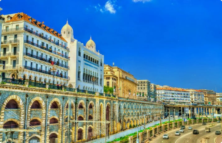 boulevard aan zee in Algiers