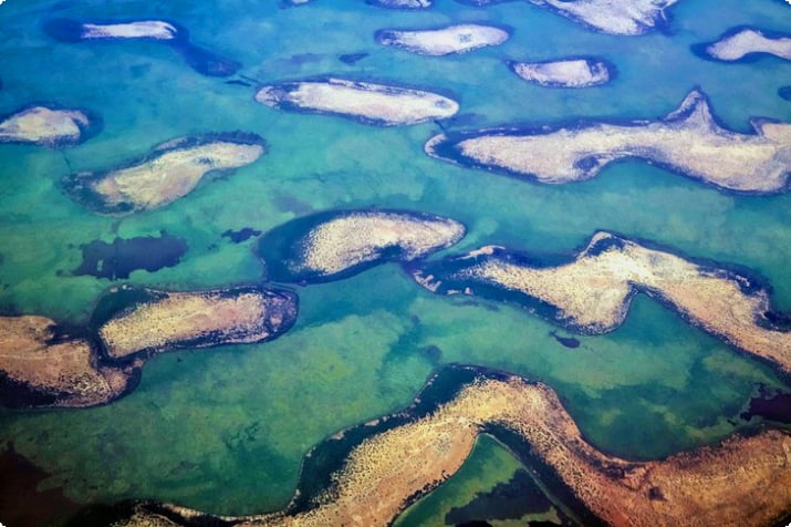 Вид с воздуха на озеро Чад