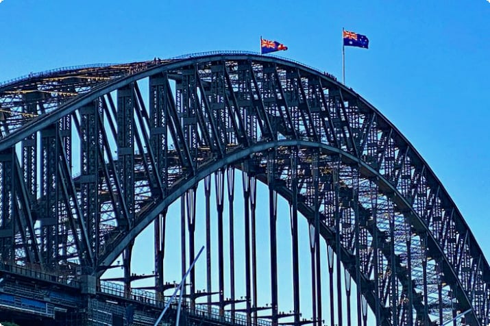 Kiipeilijöitä Sydney Harbour Bridge