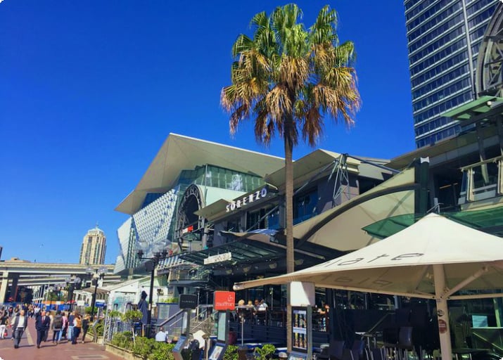 Kaféer og butikker i Darling Harbour