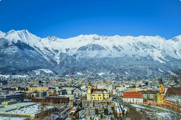 Blick über Innsbruck im Winter