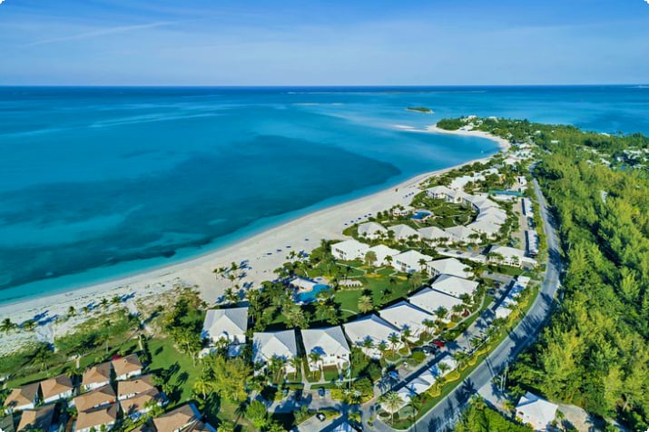 Luftaufnahme von Treasure Cay und seinem atemberaubenden Strand
