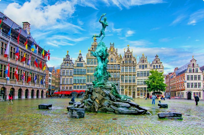 Brabo-Brunnen auf dem Grote Markt, Antwerpen