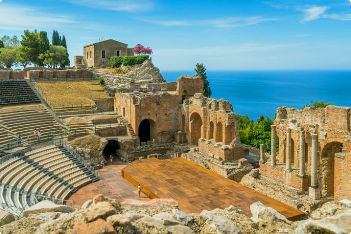 Griechische Theaterruinen in Taormina, Sizilien