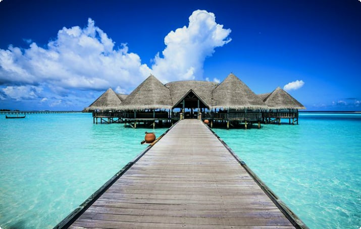 bungalowy nad wodą na Malediwach