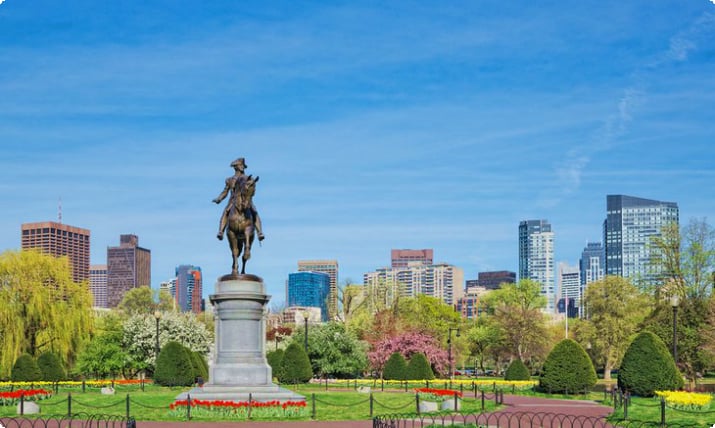 Статуя Джорджа Вашингтона в Бостоне-Коммон