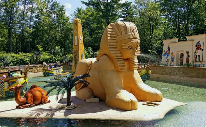 Pharaoh's Reign Splash Battle в парке развлечений Story Land, Глен, Нью-Гемпшир