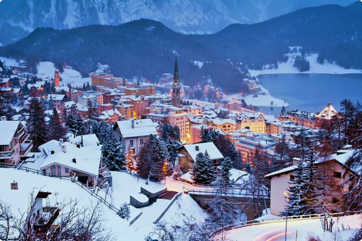 Crepuscolo in St. Moritz in inverno