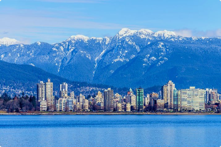 Горы на фоне Ванкувера