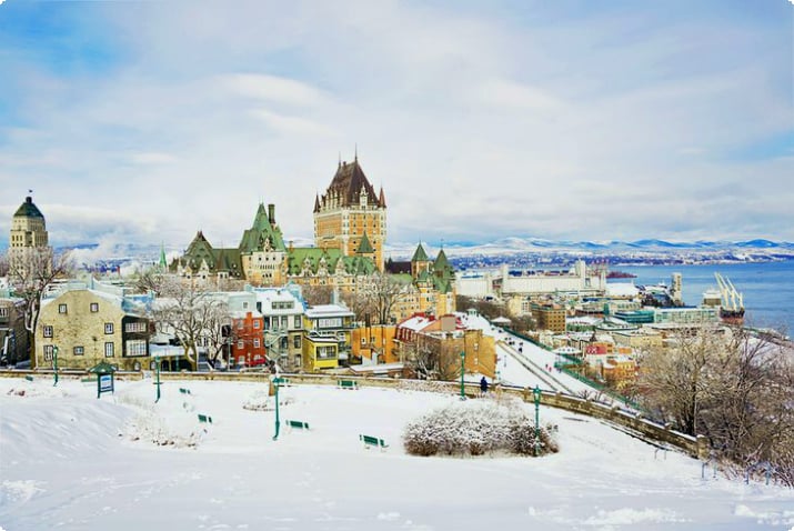 Quebecin kaupunki talvella