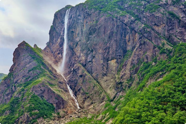 Водопад Писсинг-Мэр, национальный парк Грос-Морн