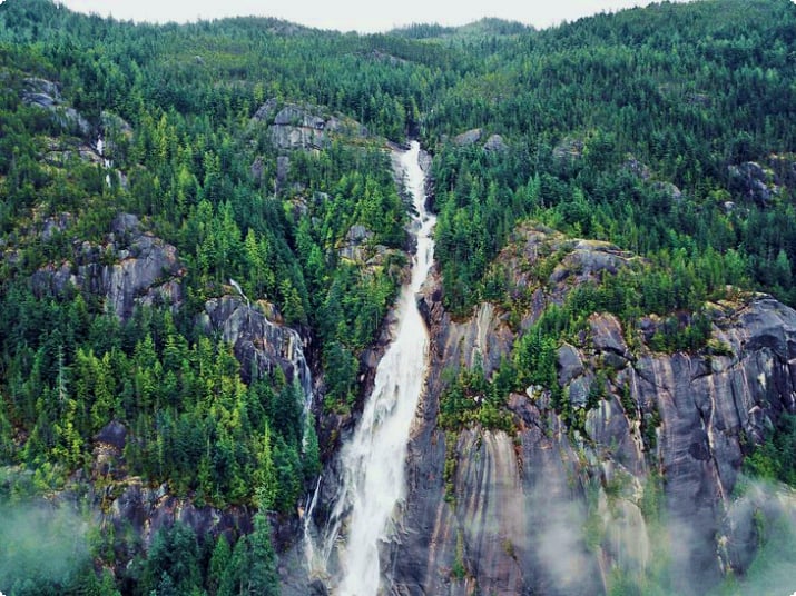 Вид с воздуха на водопад Шеннон