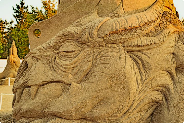 ビーチフェストの砂の彫刻大会