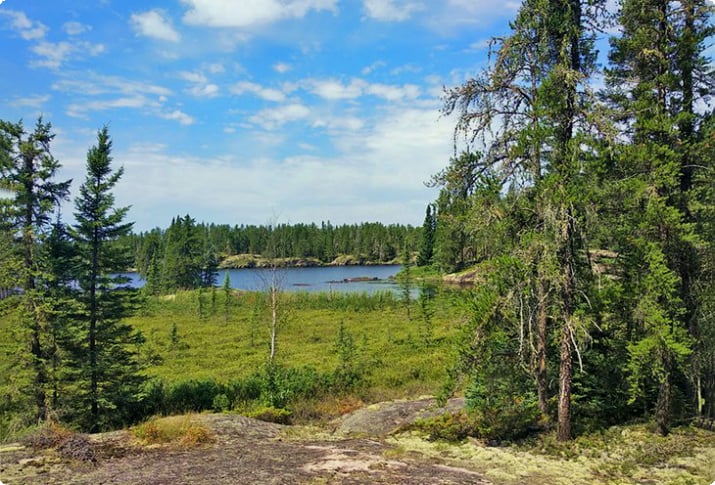 Черное озеро, провинциальный парк Нопимин