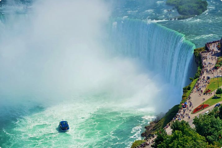 18 самых популярных туристических достопримечательностей в Онтарио