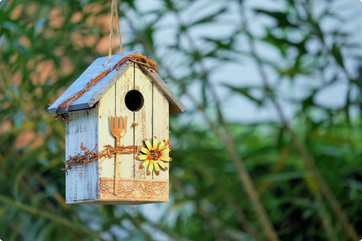 Uma casa de pássaros feita à mão