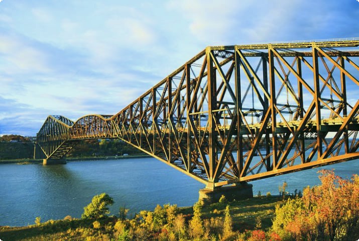 Мост Квебека