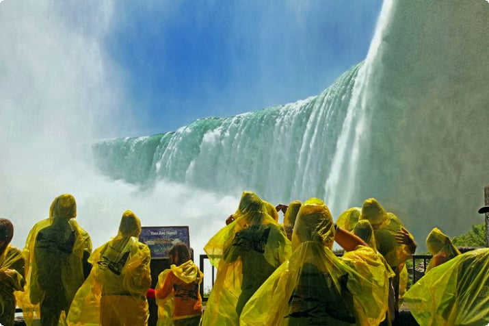 Näkymä alhaalta Horseshoe Falls, Niagara Falls