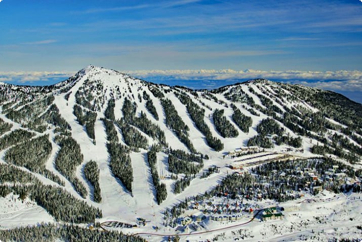 7 лучших горнолыжных курортов рядом с Ванкувером, Британская Колумбия