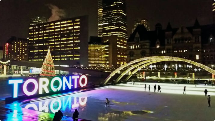 Катание на коньках в декабре в Торонто