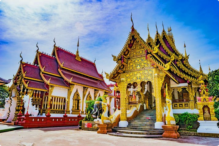 Vackert buddhistiskt tempel i Chiang Mai