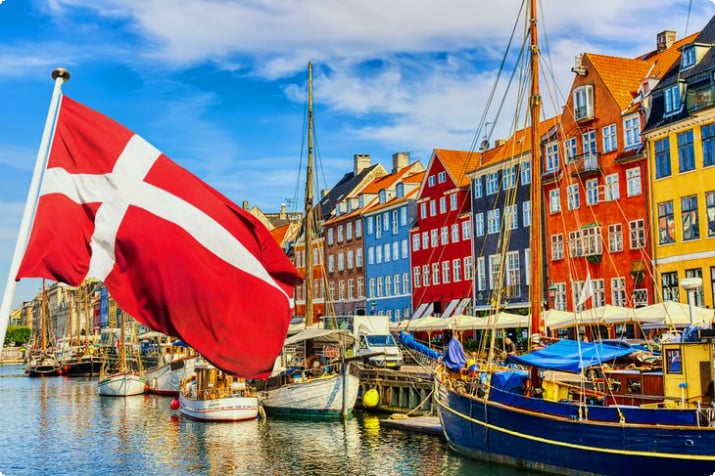 Kopenhag'ın merkezindeki Nyhavn limanı