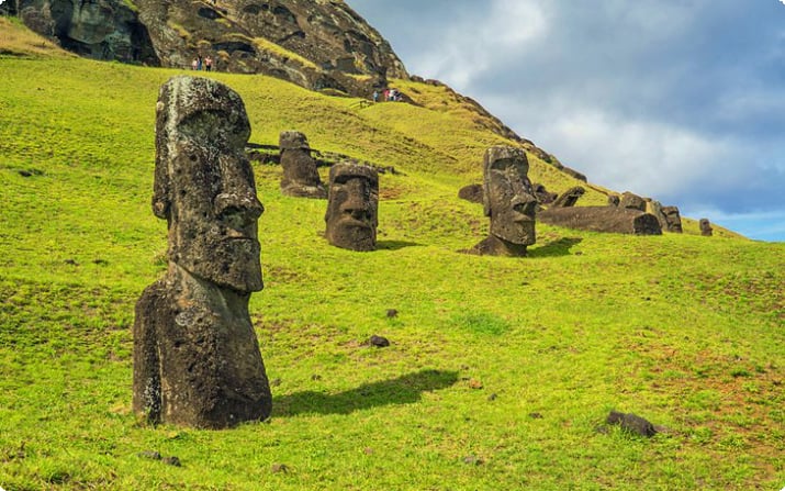 Moai bei Rano Raraku, Osterinsel
