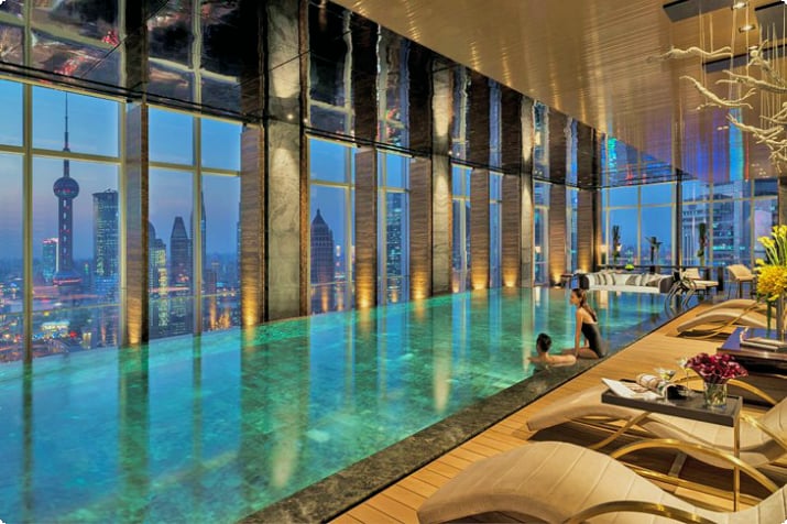 Źródło zdjęcia: Four Seasons Hotel w Szanghaju w Pudong