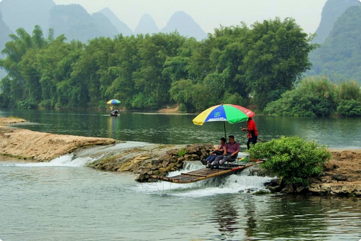 Бамбуковый плот на реке Юлонг