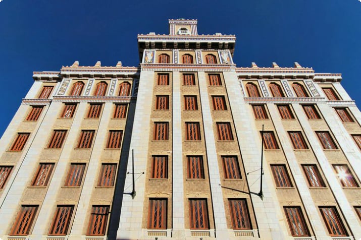 Здание Бакарди в Гаване