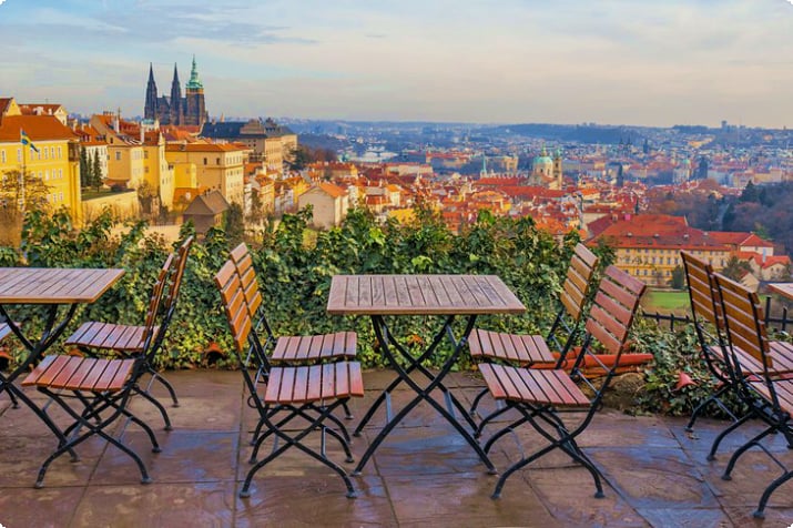 Prag'ın büyüleyici manzarasına sahip restoran