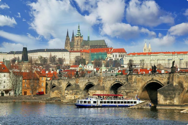 Речной круиз по реке Влтаве в Праге