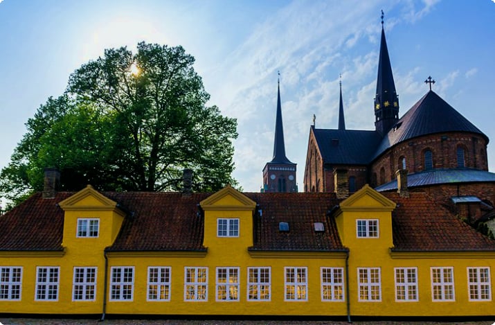 Königliches Herrenhaus (Gelber Palast)