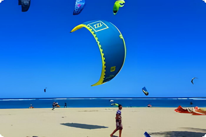 Kite Beach, Cabarete: Kiteboarding-Unterricht, Schulen & Tipps
