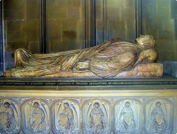 Naked Corpses: The Cathedral Tombs