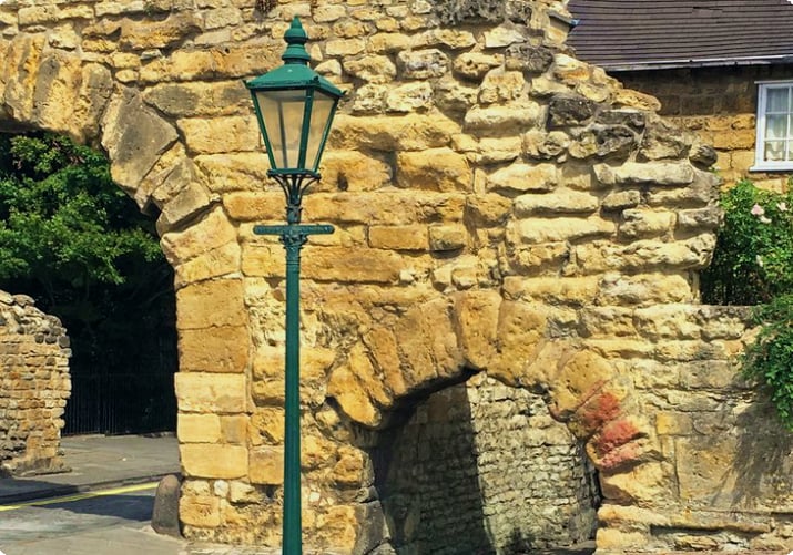 The Newport Arch in Bailgate
