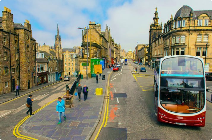 Reisen mit dem Bus in Edinburgh