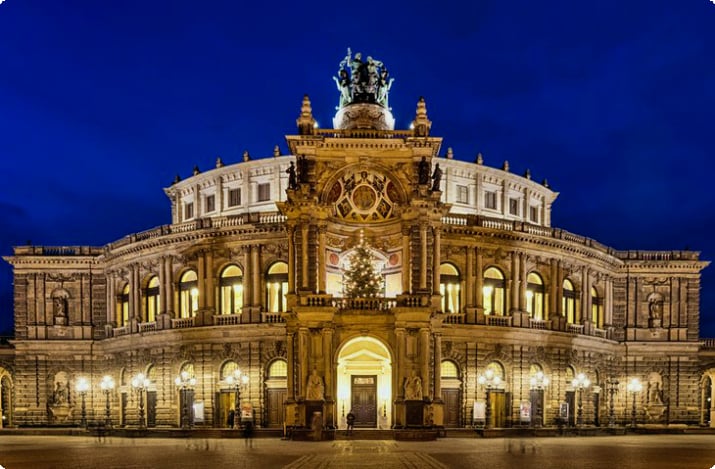 Оперный театр в Дрездене, Германия