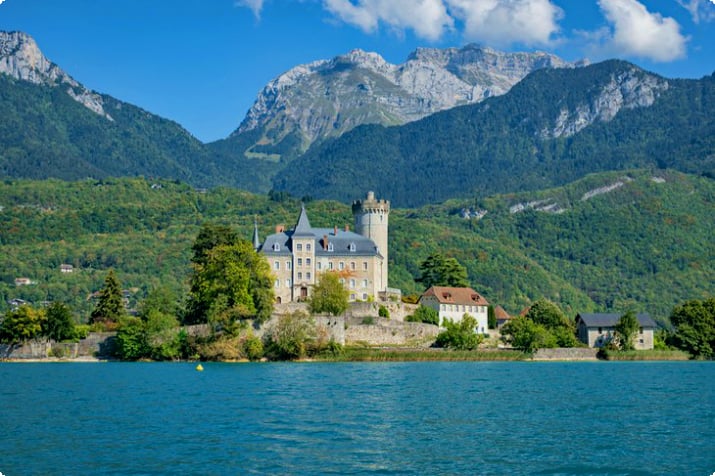 Chateau de Duingt на озере Анси