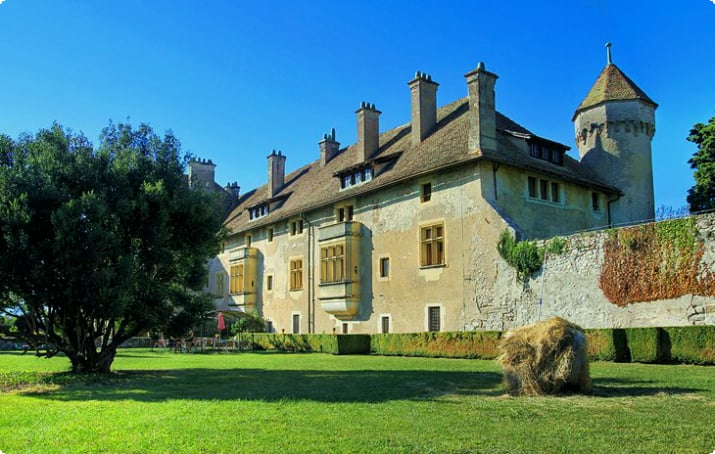 Замок Тонон-ле-Бен
