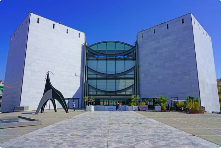 Музей современного и современного искусства