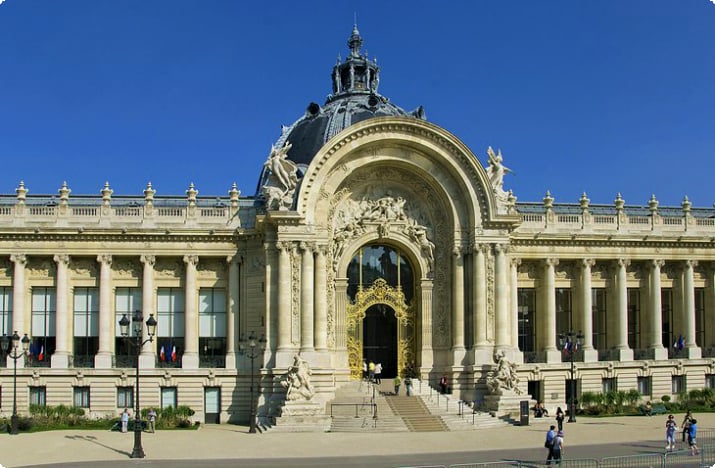 Малый дворец: Музей изящных искусств города Париж
