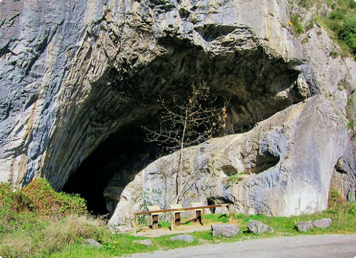 Грот-де-Нио: доисторические пещеры
