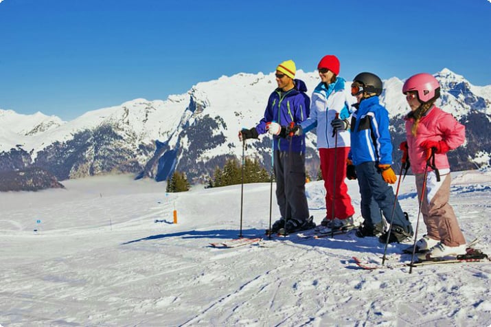 Семейное катание на лыжах во Франции