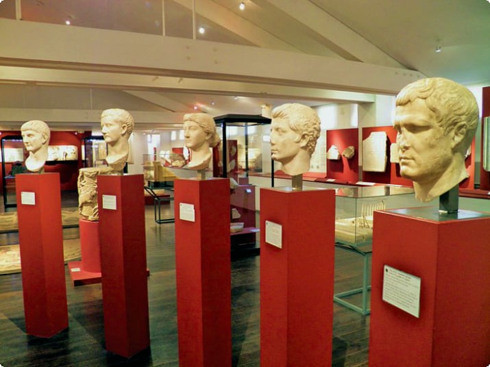 Musée Saint-Raymond (Музей археологии Тулузы)
