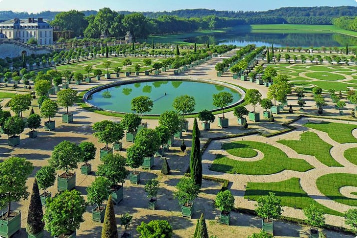 Сады замка (Les Jardins)