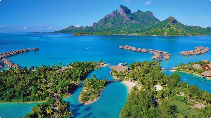 Kuvan lähde: Four Seasons Resort Bora Bora