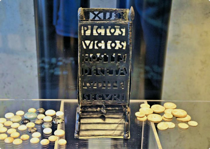 Римская башня для игры в кости в Музее Рейнской области (LVR)