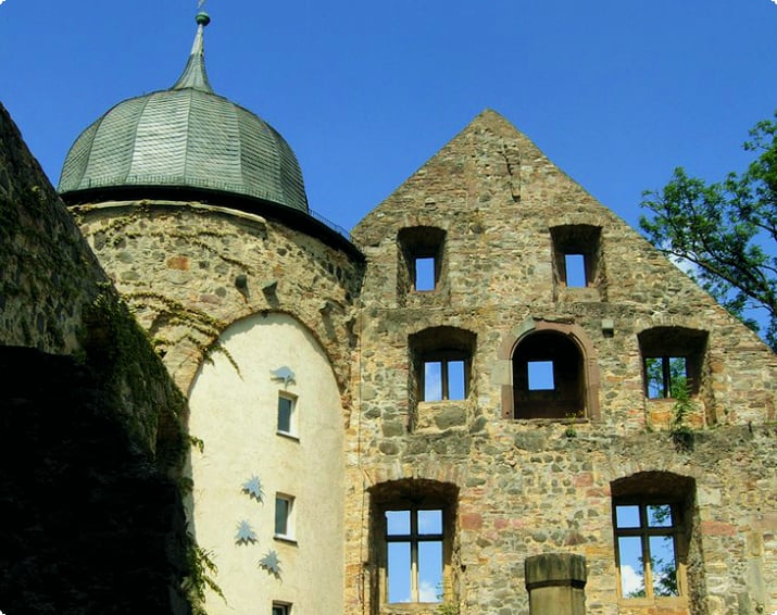 Замок шиповника, Сабабург