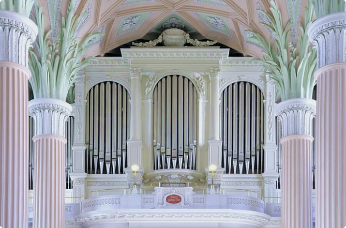 St. Nicholas Kilisesi organı